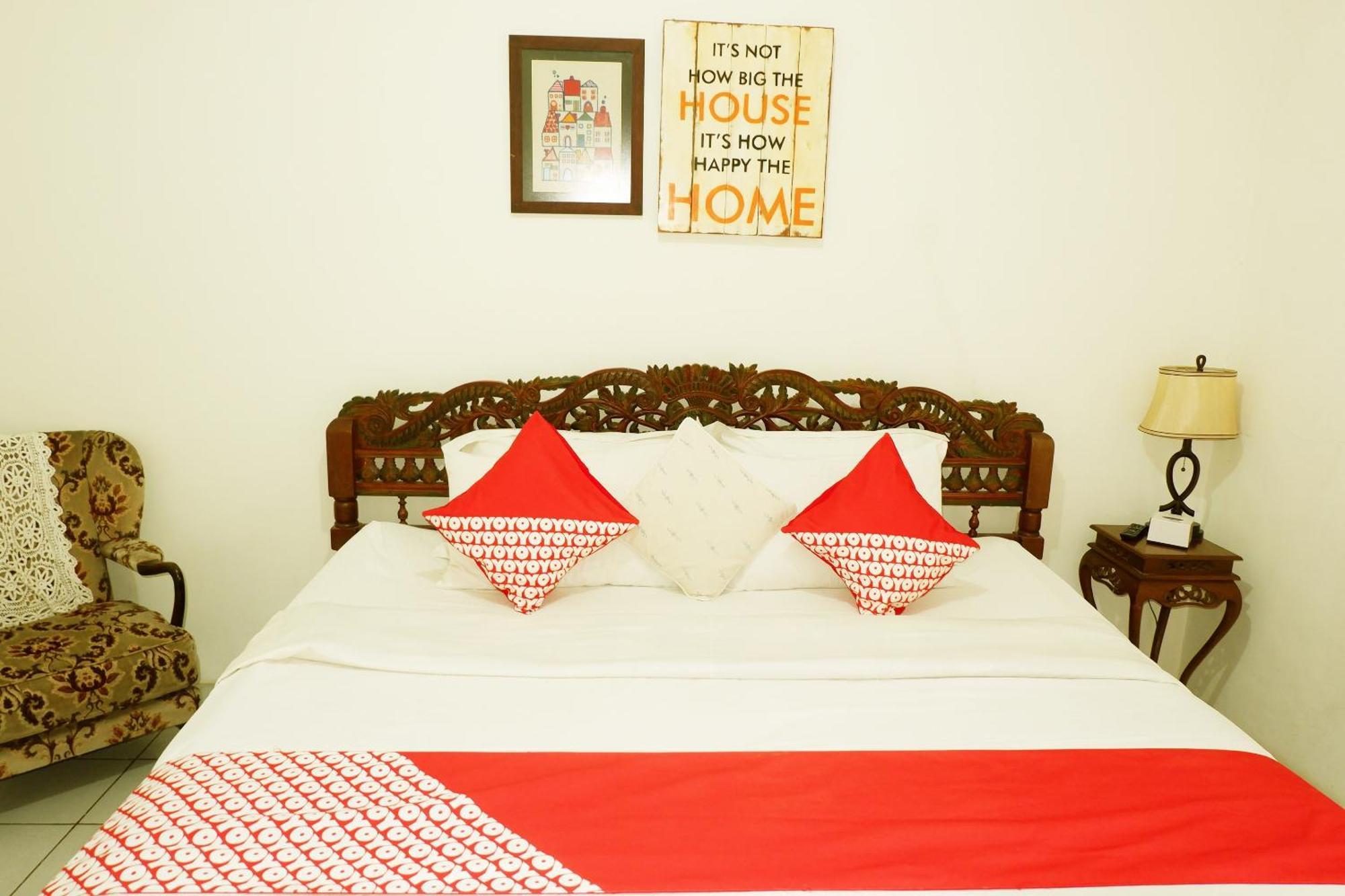 Cemara'S Homestay Бату Екстериор снимка