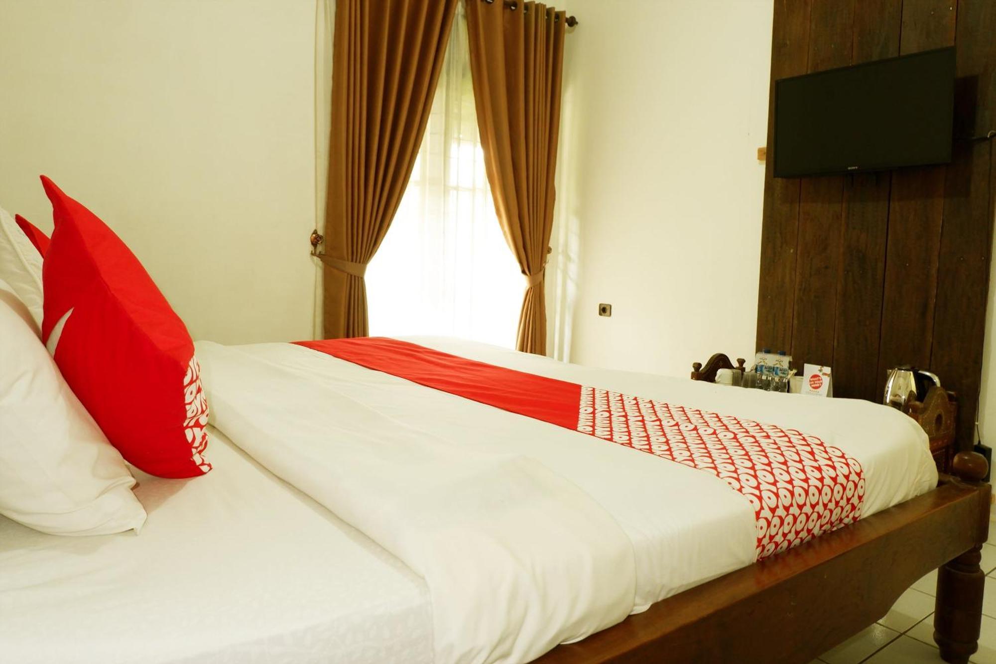 Cemara'S Homestay Бату Екстериор снимка
