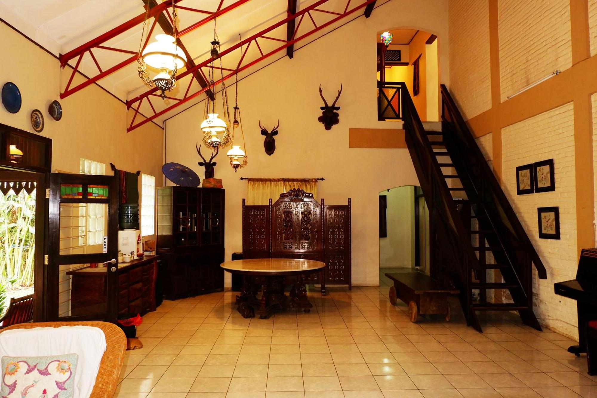 Cemara'S Homestay Бату Екстериор снимка